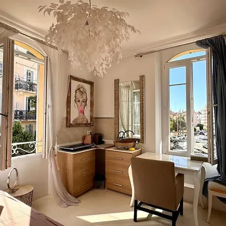Joli Avec Mezzanine Centre Cannes
