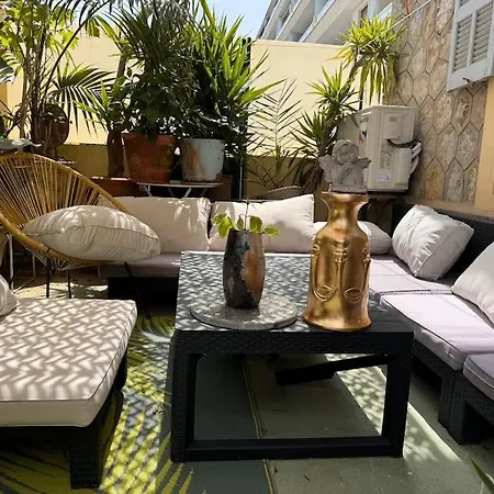 Apartment Joli Avec Mezzanine Centre Cannes